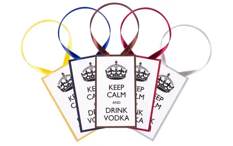 Dziękuję, że byliście ze mną w tym ważnym dniu! Te zawieszki "Keep Calm and Drink Vodka" z kolorowymi wstążkami to idealny dodatek do świętowania.