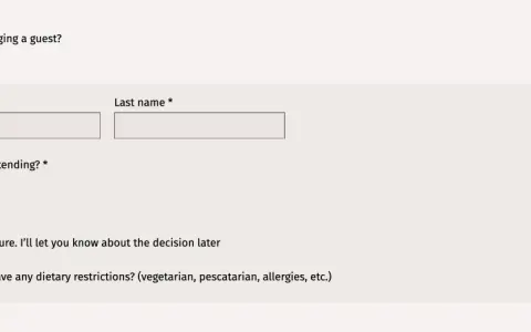 Formularz RSVP z polami na imię, nazwisko, liczbę gości i opcje odpowiedzi.