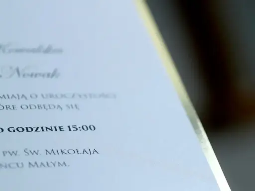 Zawiadomienie o ślubie Kowalskich i Nowaków. Uroczystość odbędzie się o godzinie 15:00 w kościele pw. Św. Mikołaja w Tyncu Małym.