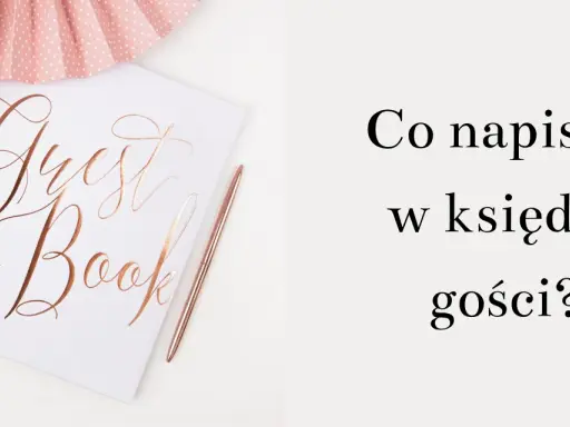 Elegancka księga gości weselnych z różowym długopisem i ozdobami. Szukasz pomysłów na śmieszne wpisy do księgi gości weselnych?