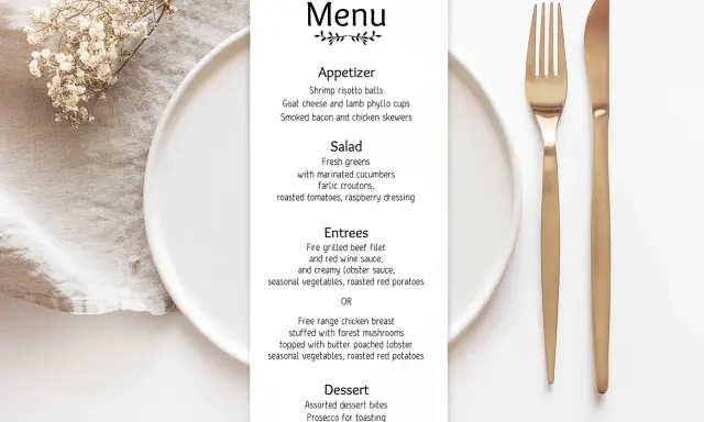 Eleganckie menu na wesele w domu, z daniami takimi jak grillowany filet i pieczony kurczak.