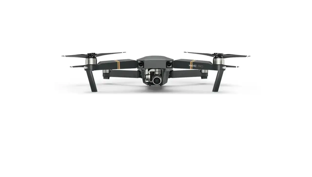 Dron DJI Mavic Pro gotowy do lotu, z kamerą z przodu i czterema śmigłami.